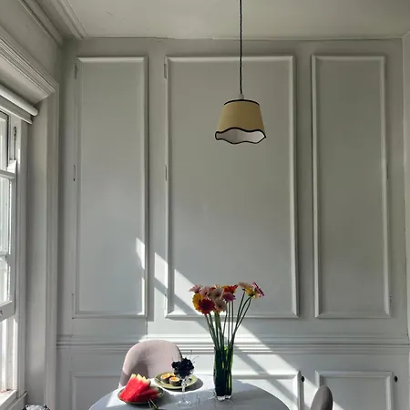 Spacious And Elegant Flat In Greater London